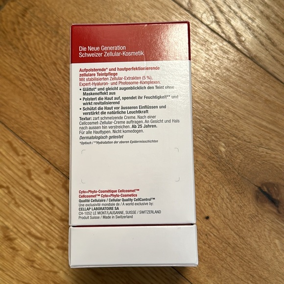 NEW Cellcosmet Plumping Cellular Tinted Skincare Cream in 00 Porcelain - Picture 2 of 5